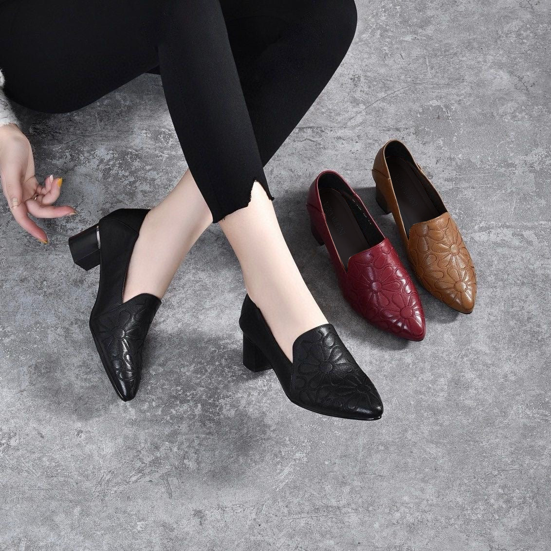 Cecilia | Floral Embossed Pumps