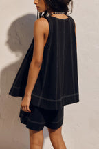 Stylish Loose-fitting Round Neck Sleeveless Top and Casual Pocket Shorts Denim Set