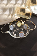 Fashionable Mother-of-Pearl Diamond Pointer Bracelet Watch