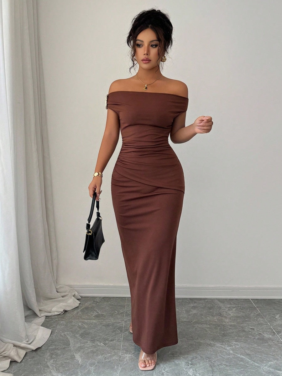 Off-shoulder Off Shoulder Pleated Metal Buckle Maxi Dresses