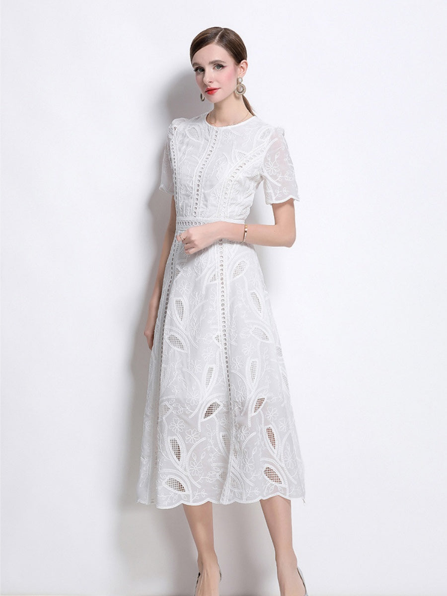 Retro Heavy-duty Hollowed-out Embroidered Round Neck Waist-cinching Short-sleeved Dress