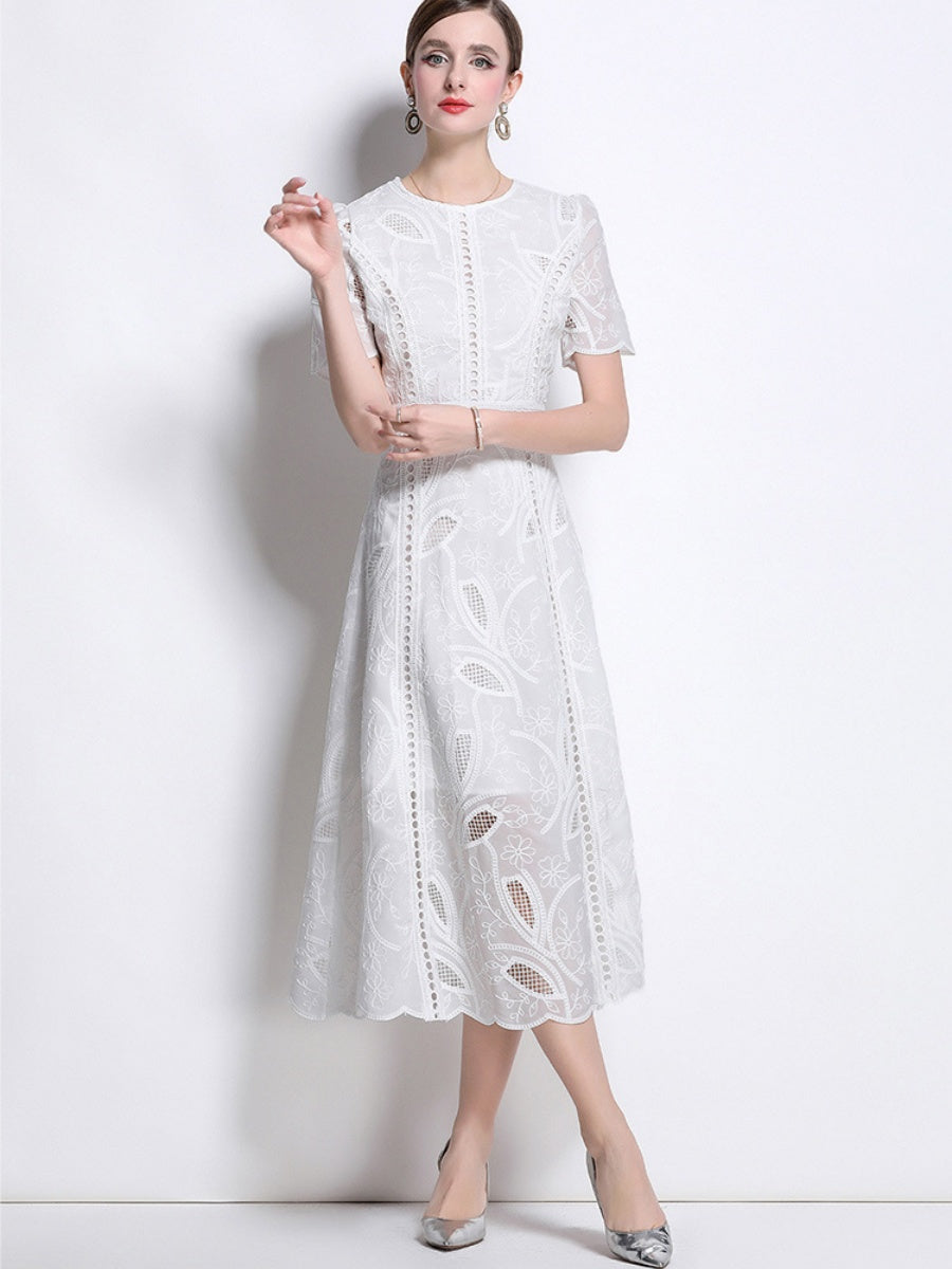 Retro Heavy-duty Hollowed-out Embroidered Round Neck Waist-cinching Short-sleeved Dress