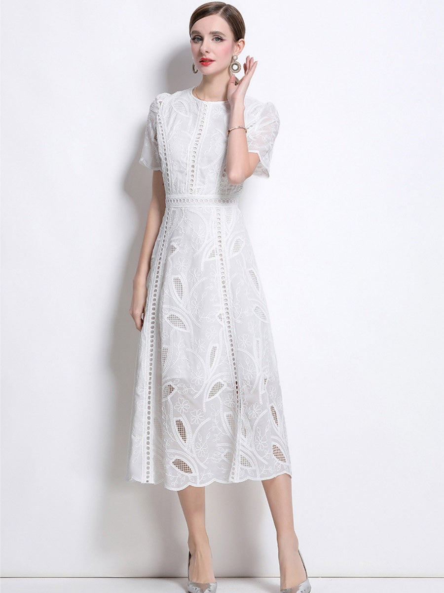 Retro Heavy-duty Hollowed-out Embroidered Round Neck Waist-cinching Short-sleeved Dress