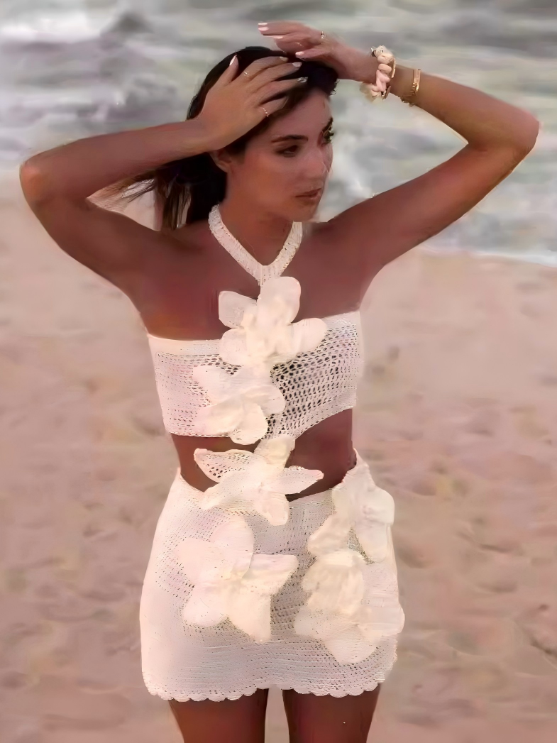 Halter-neck Floral Cutout Short Dress For Vacation Style