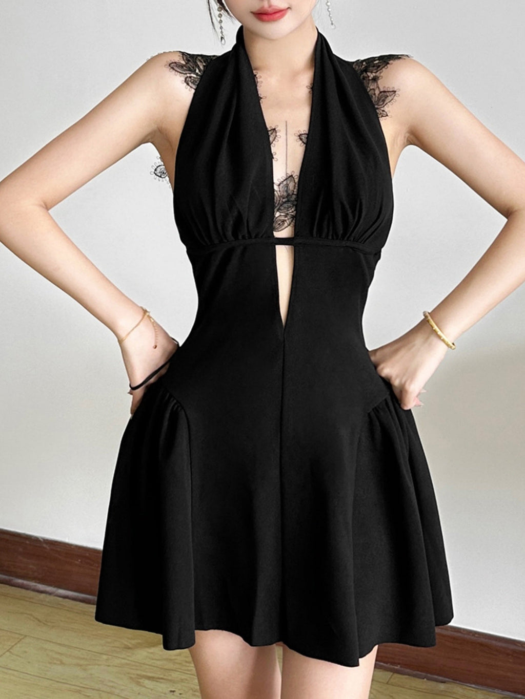 Lace Patchwork Halter Neck Deep V-neck Mini&Short Dresses