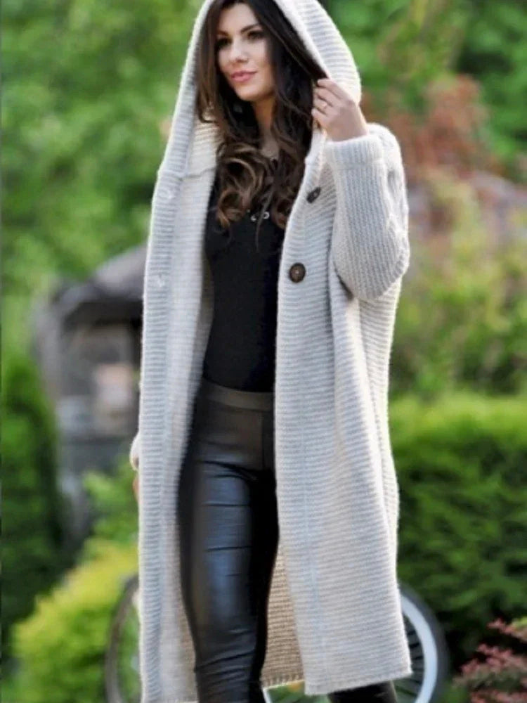 | Elegant knee-length coat