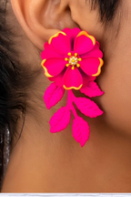 Elegant Vintage Floral Stud Earrings _ Timeless Beauty with Enamel Finish
