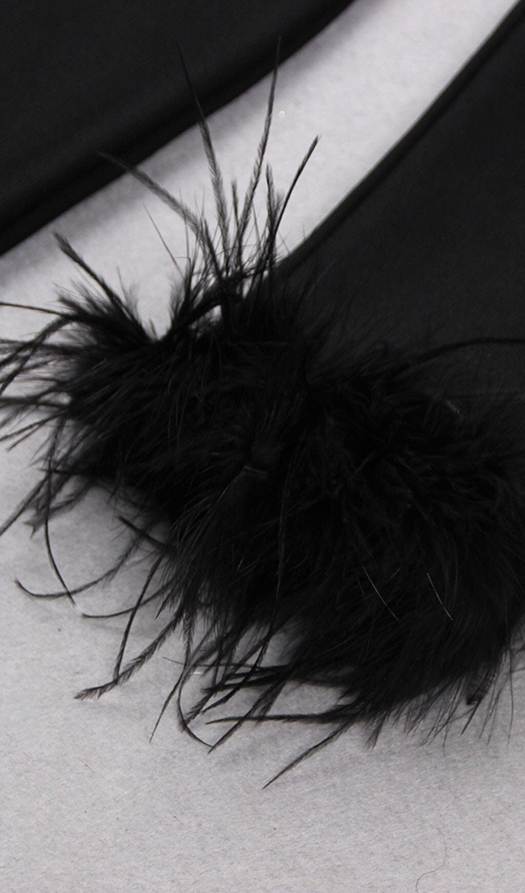 Stretch Long Sleeves Feather Mini Dress in Black