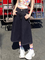 Loose-Fitting Wide-Legged Denim Shorts