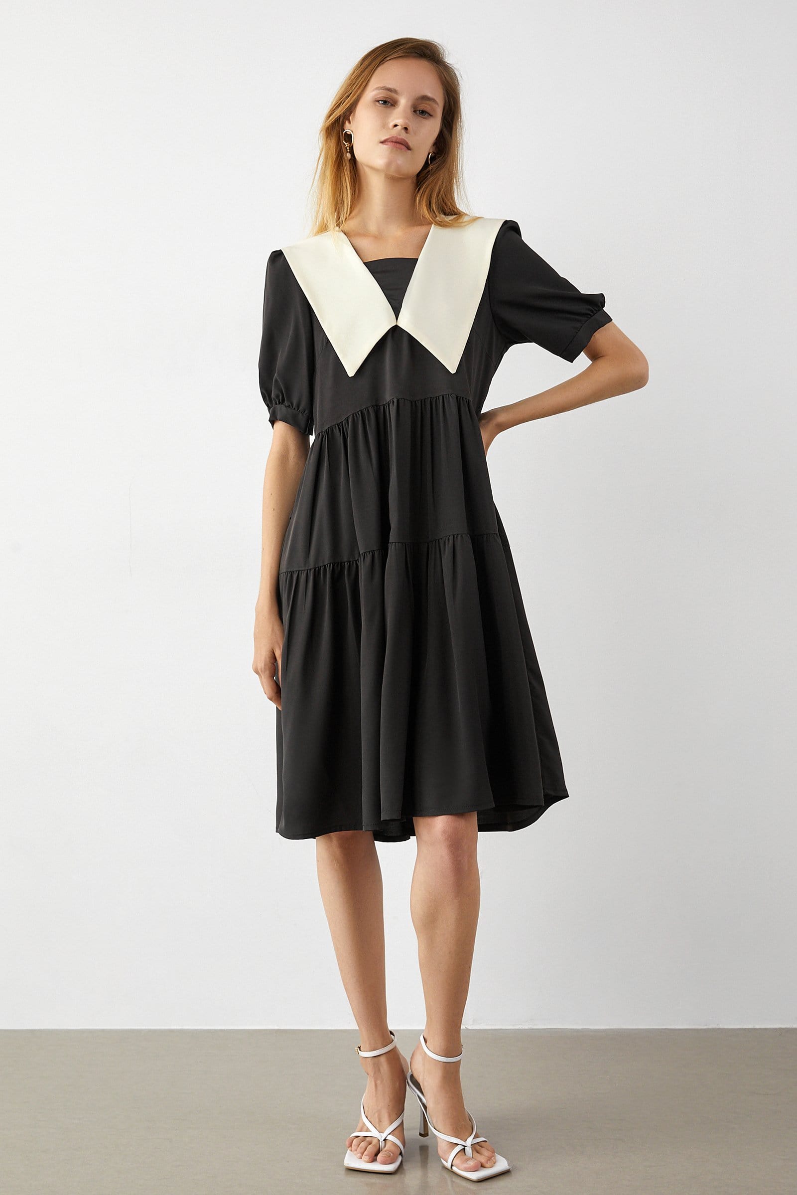 Oversized Pointed Collar Tiered Ruffle Puff Sleeve Mini Dress
