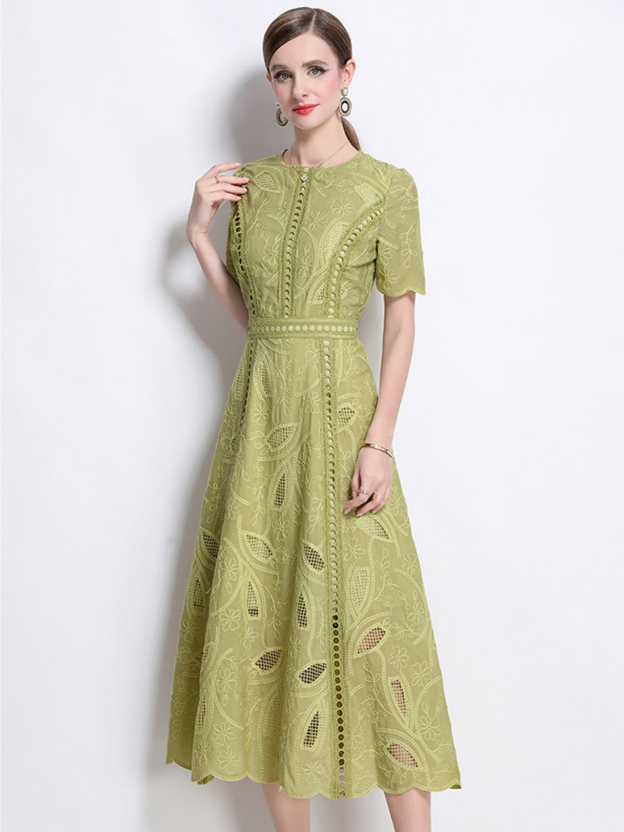 Retro Heavy-duty Hollowed-out Embroidered Round Neck Waist-cinching Short-sleeved Dress