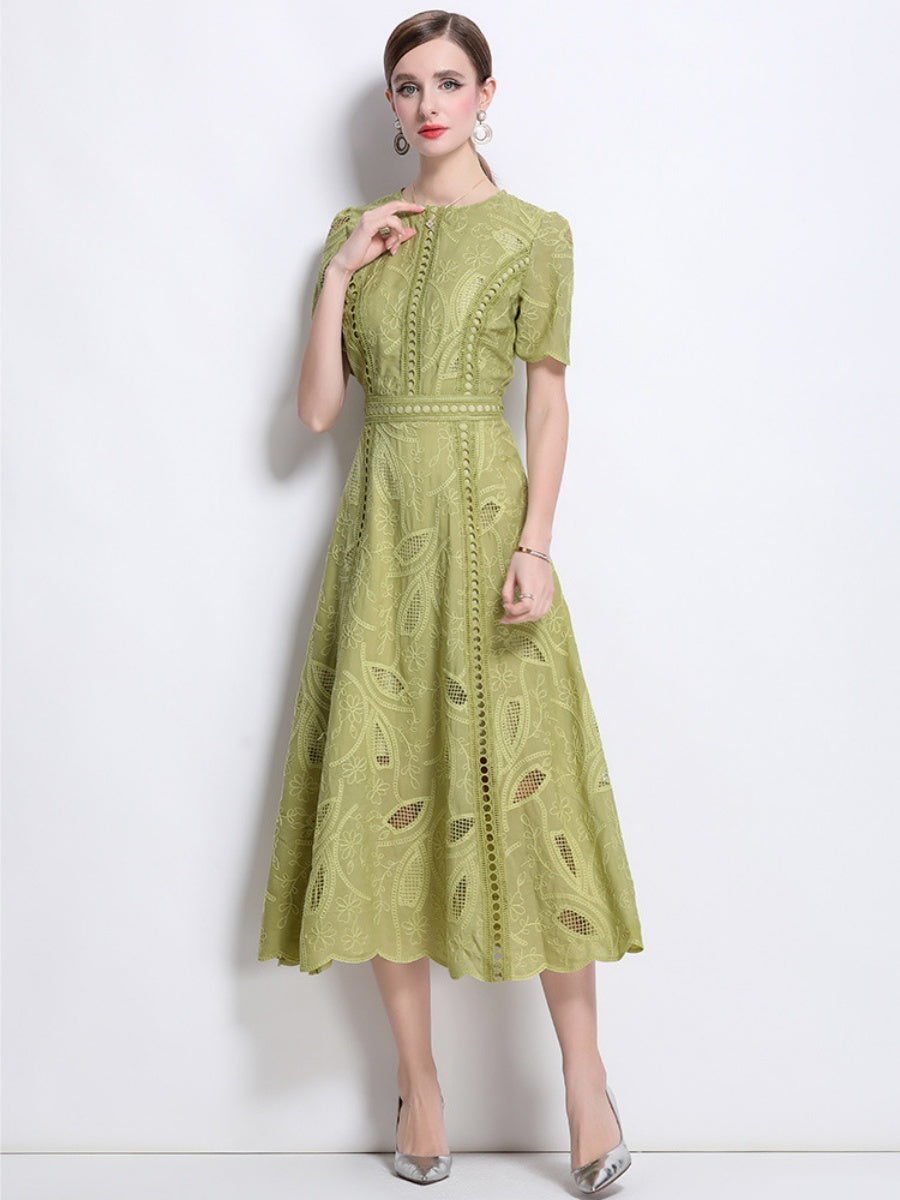 Retro Heavy-duty Hollowed-out Embroidered Round Neck Waist-cinching Short-sleeved Dress