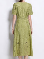 Retro Heavy-duty Hollowed-out Embroidered Round Neck Waist-cinching Short-sleeved Dress