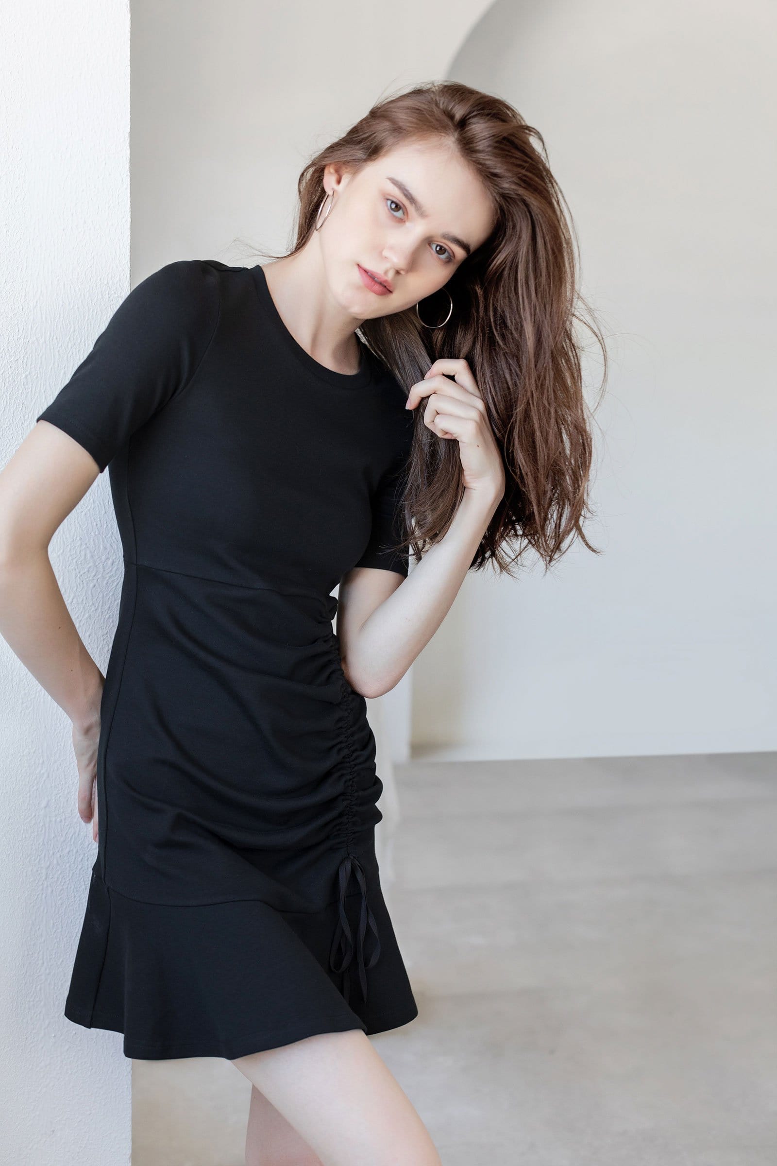 Short Sleeve Round Neck Side Ruched Drawstring Flounce Hem Mini Dress