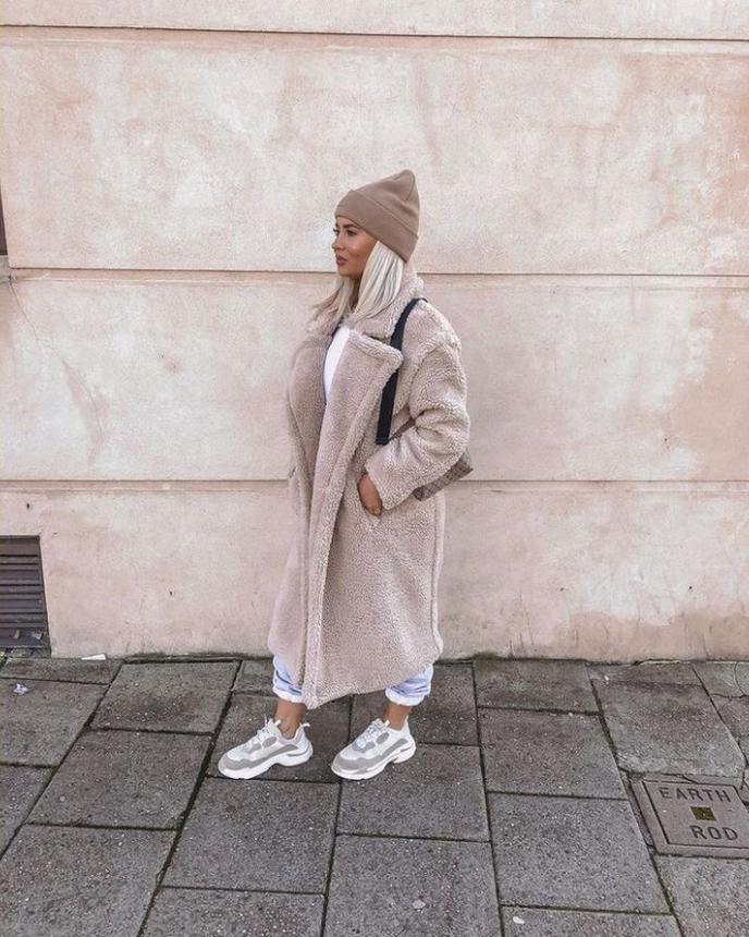 | Long teddy coat