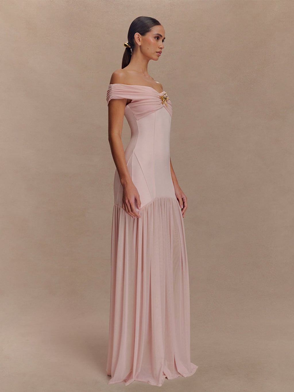 Mesh Splicing Off-shoulder Pleated Backless Maxi Dresses