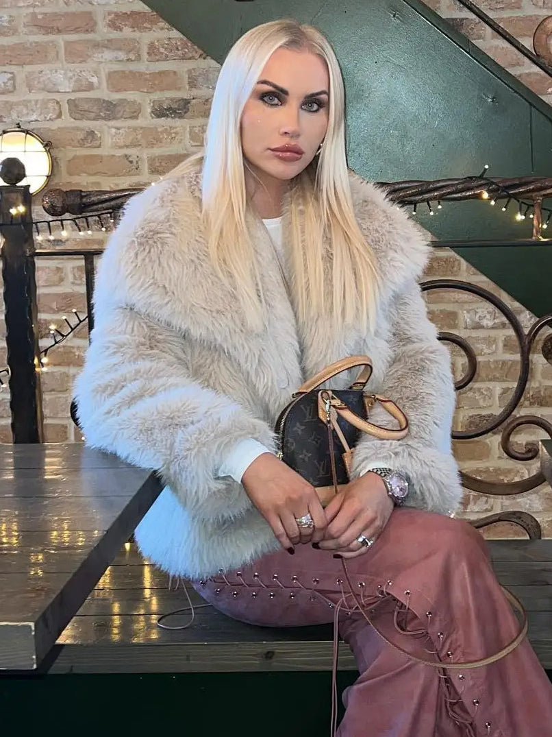 Faux Fur Coats Cozy Winter Women Chic Eco-friendly Fur Jacket In Burgundy