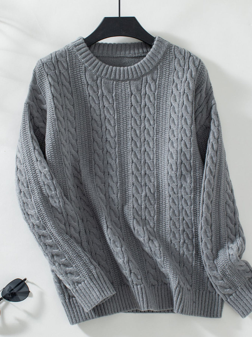 | Long-sleeved cable-knit sweater, crew neck