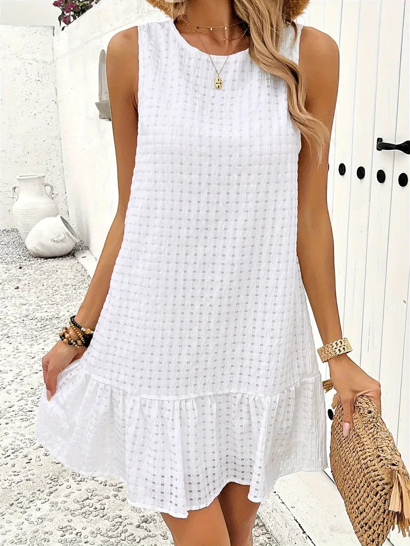 Zenda Aesthetic , Timeless Dress with a Round Neckline Designer Edit