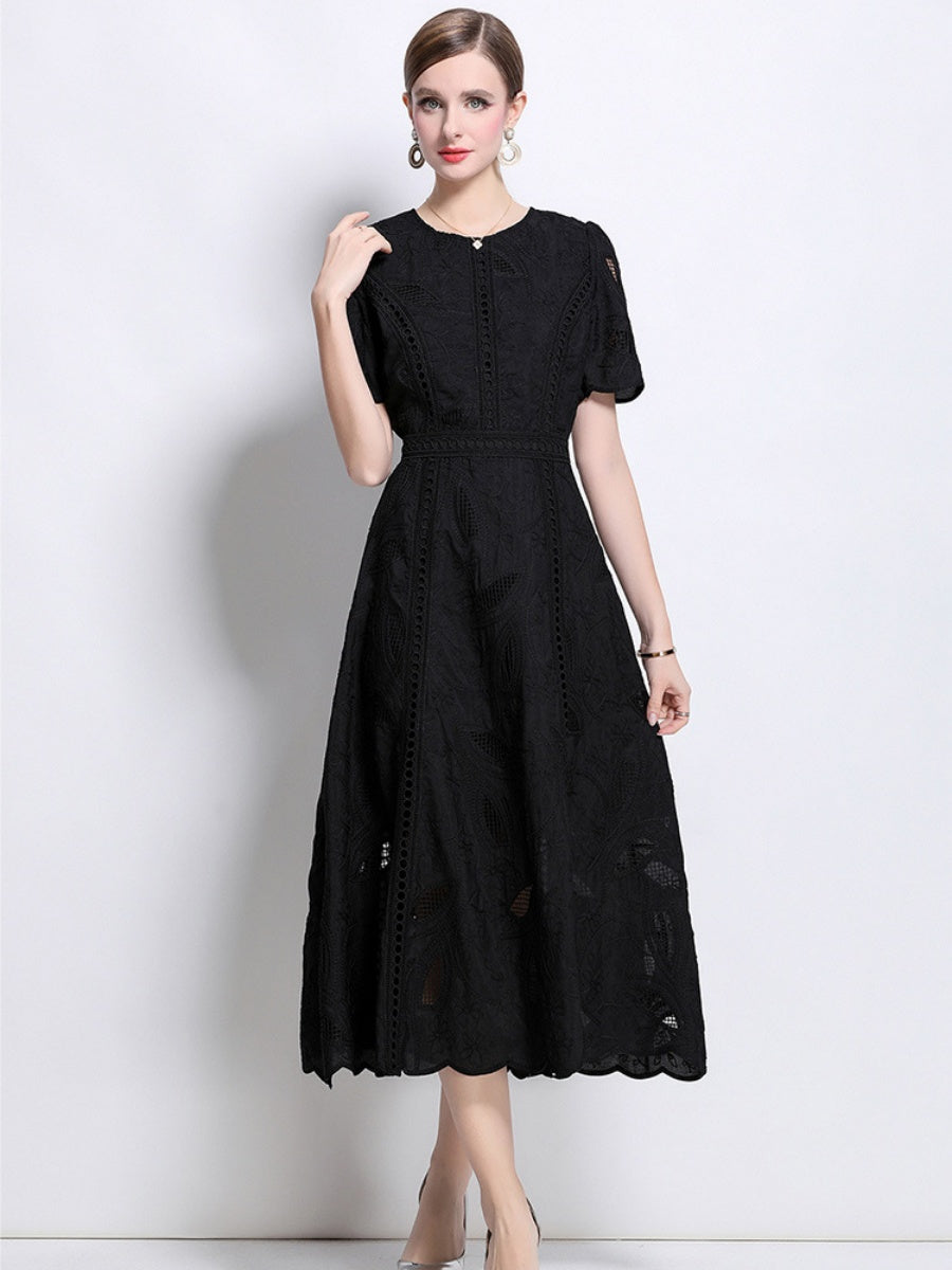 Retro Heavy-duty Hollowed-out Embroidered Round Neck Waist-cinching Short-sleeved Dress