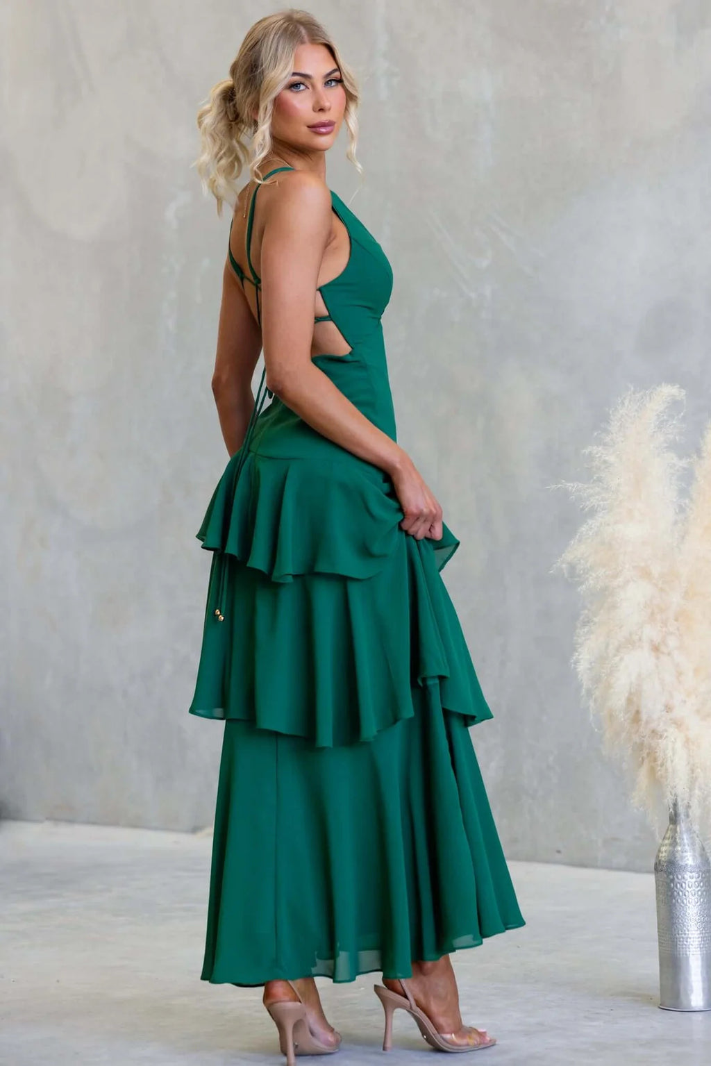 Sleeveless Ruffled Layered Backless Maxi Dress