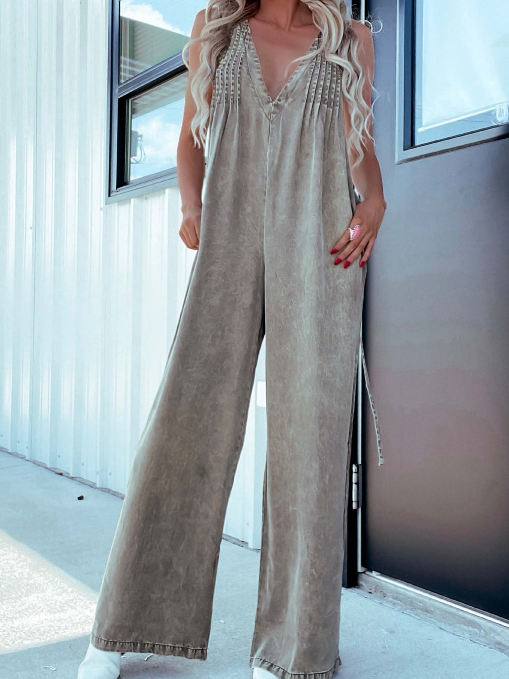 Denim Washed V-neck Sleeveless Loose-fit Jumpsuits