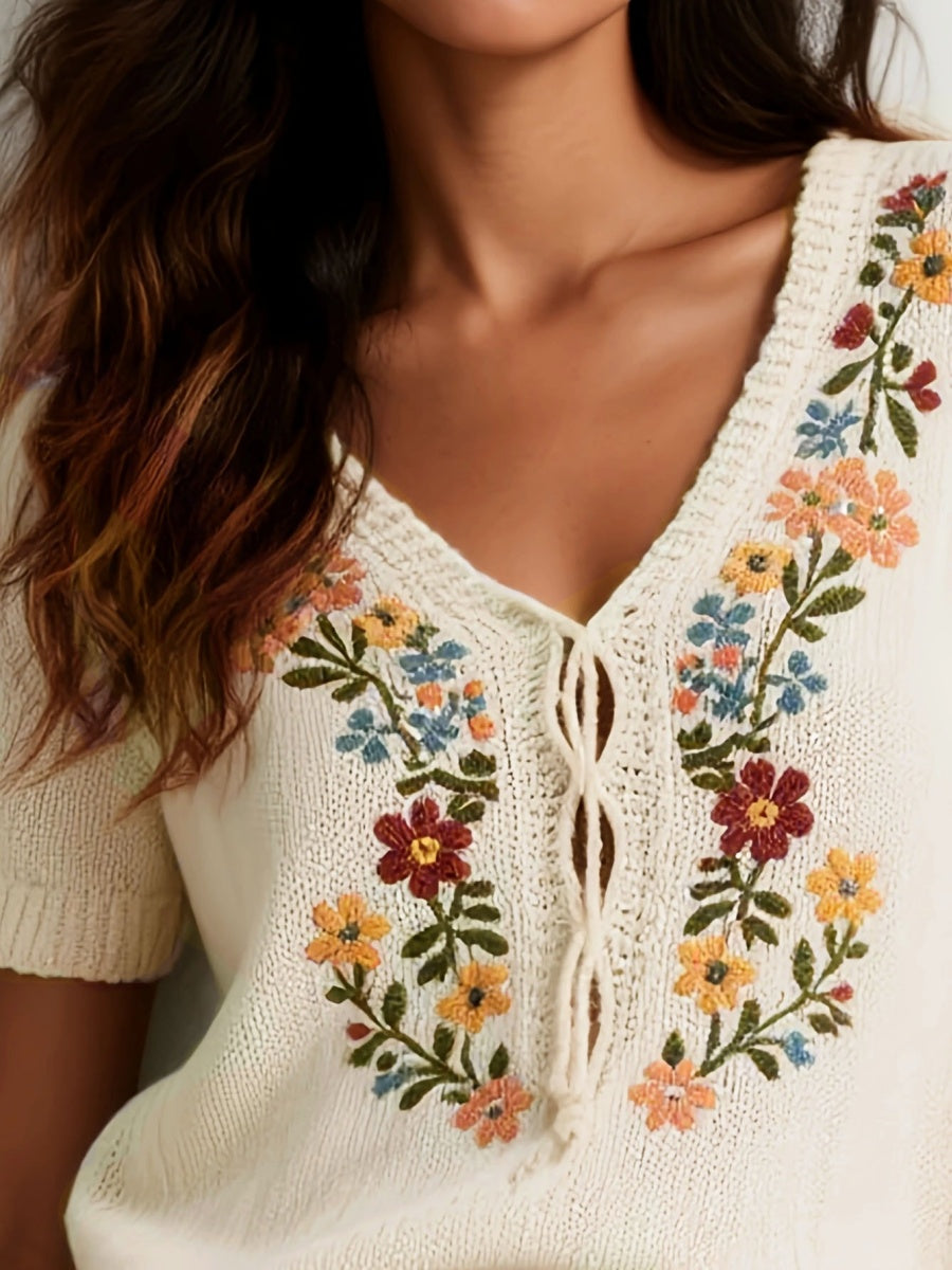 Retro Floral Embroidered Knit V-neck Short-sleeved T-shirt