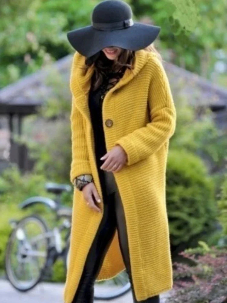 | Elegant knee-length coat