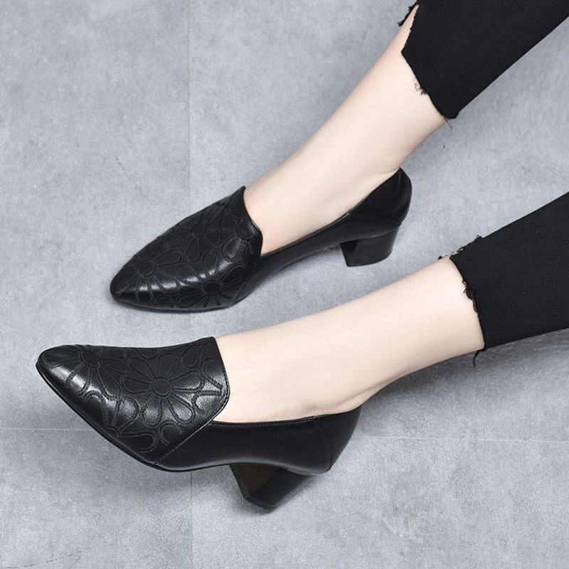 Cecilia | Floral Embossed Pumps