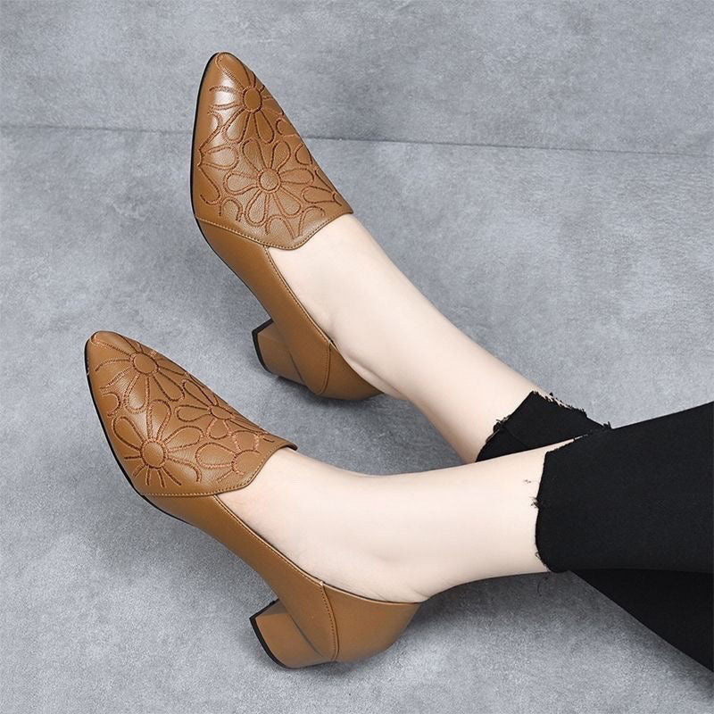 Cecilia | Floral Embossed Pumps