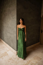 Elegant Strapless Pleated Maxi Dress – Emerald Green