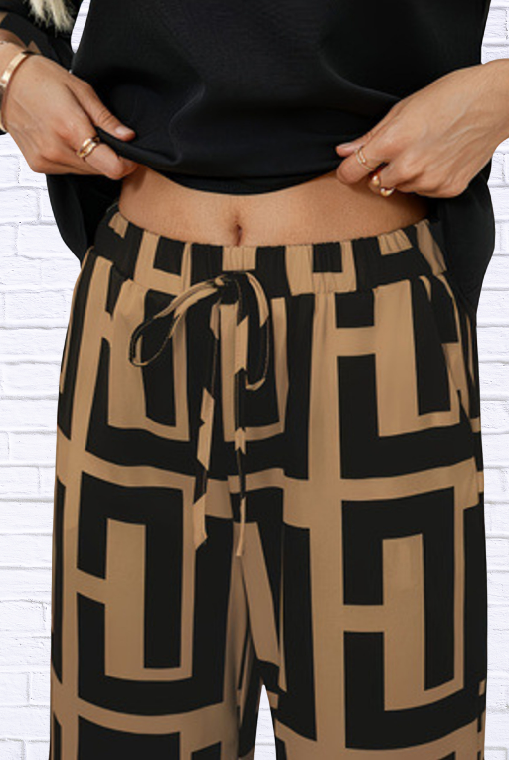 Geometric Print Round Neck Top and Pants Two-Piece Set