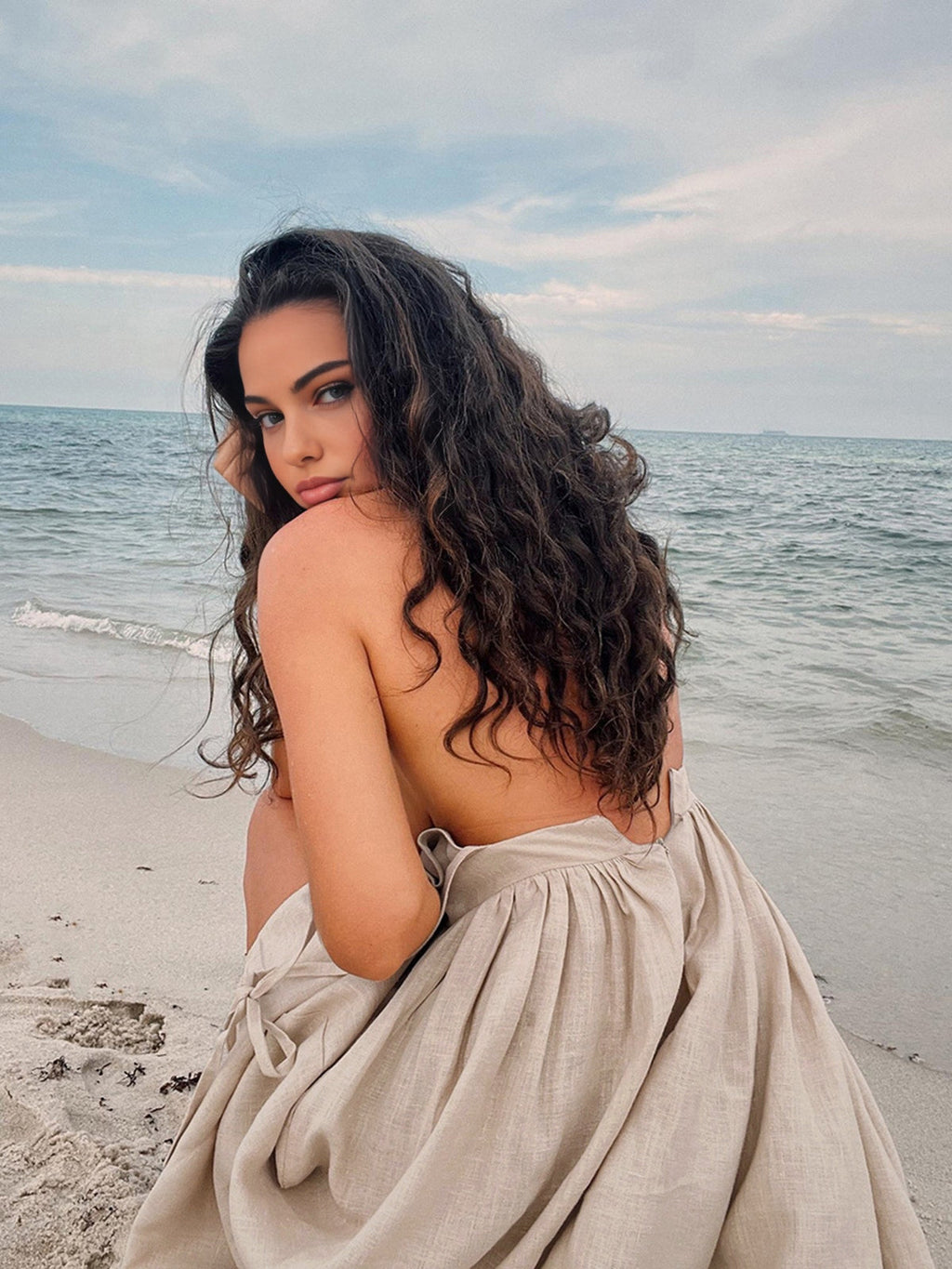 Linen Deep V-Neck Spaghetti Strap Backless Pleated Waist Maxi Dress