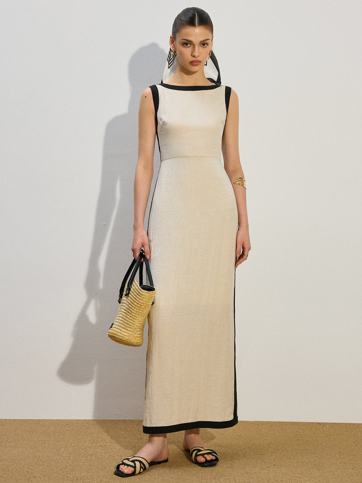 Sleeveless Boat Neck Contrast Piped Column Maxi Dress
