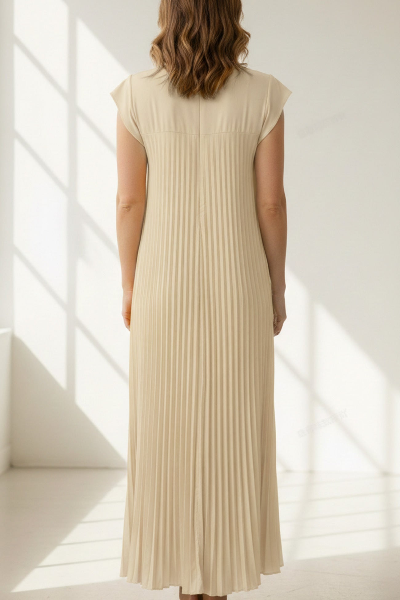 Crew Neck Cap Sleeve Pleated Dress