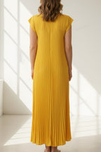 Crew Neck Cap Sleeve Pleated Dress