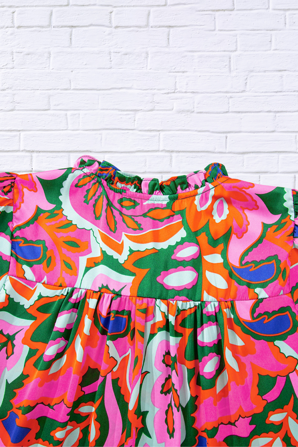 Tropical Print Short Sleeve Tie Neck Blouse _ Multicolor