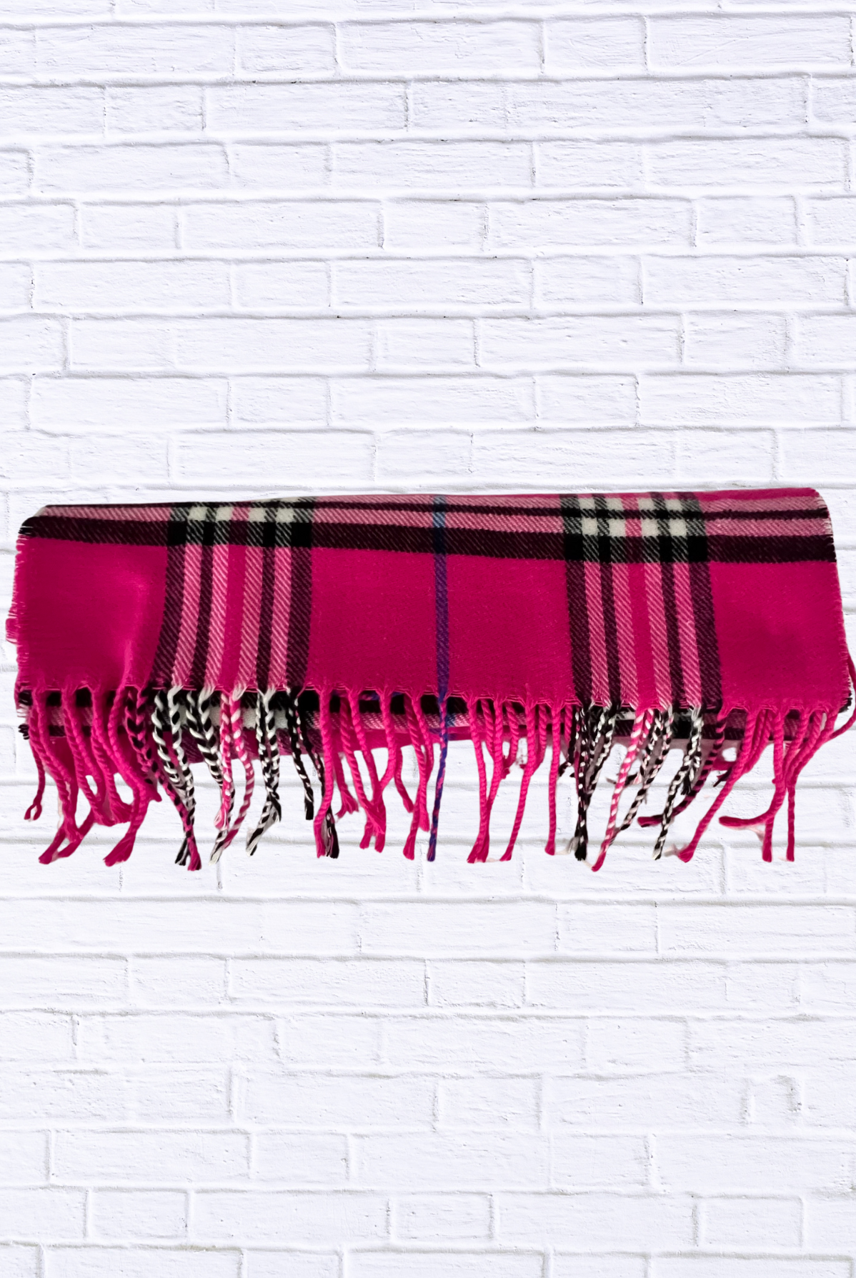 Chic Plaid Scarf _ Cozy, Trendy, and Timeless Style