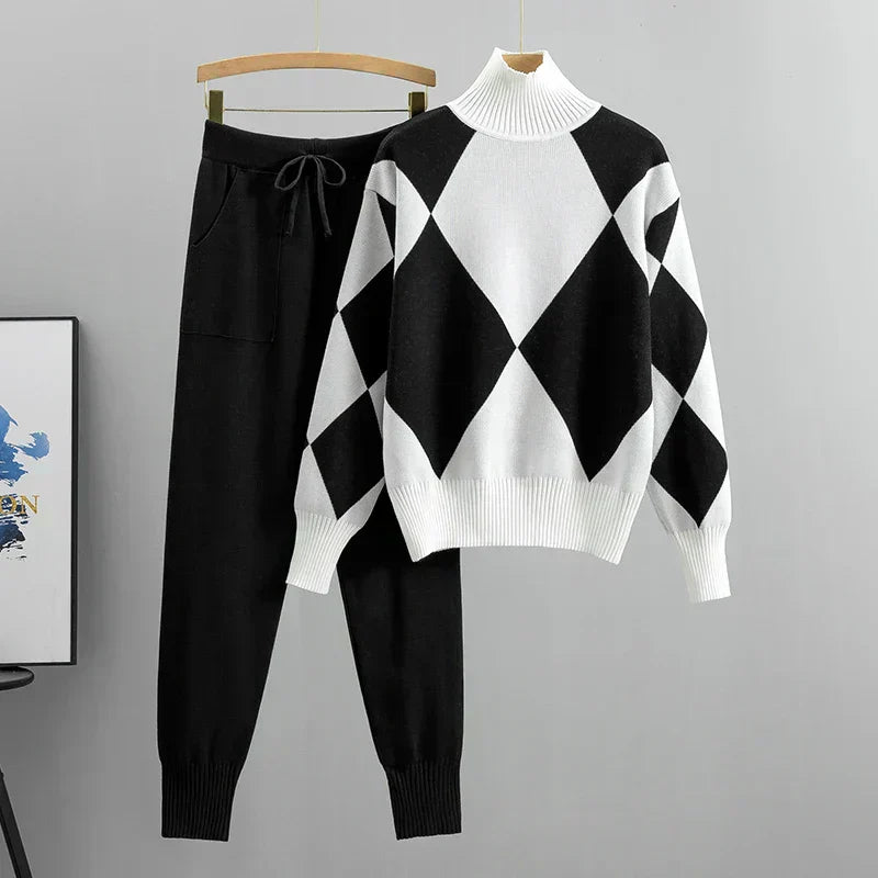 | Women's sweater and pants set