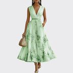 Hannah - Women's Pleated Midi Dress with Floral Print