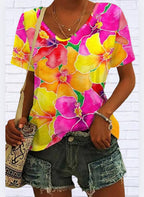 Short Sleeve T-Shirt with Digital Floral Print _ Casual Spring/Summer Must-Have