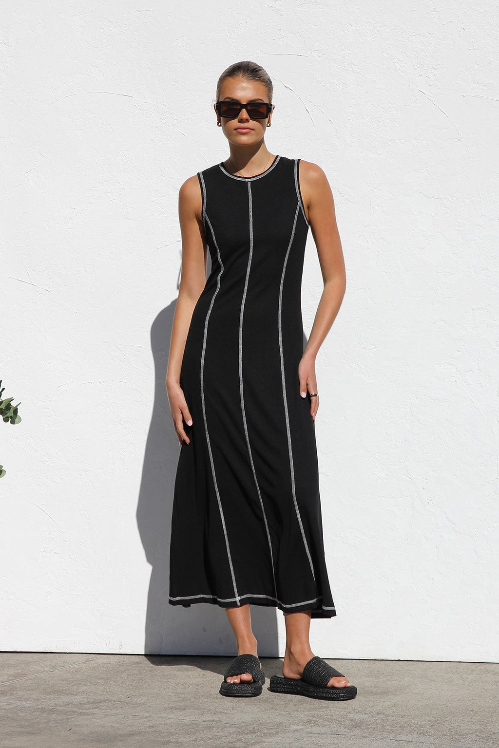 Paloma Boutique Dress Black Chic Silhouette Collection