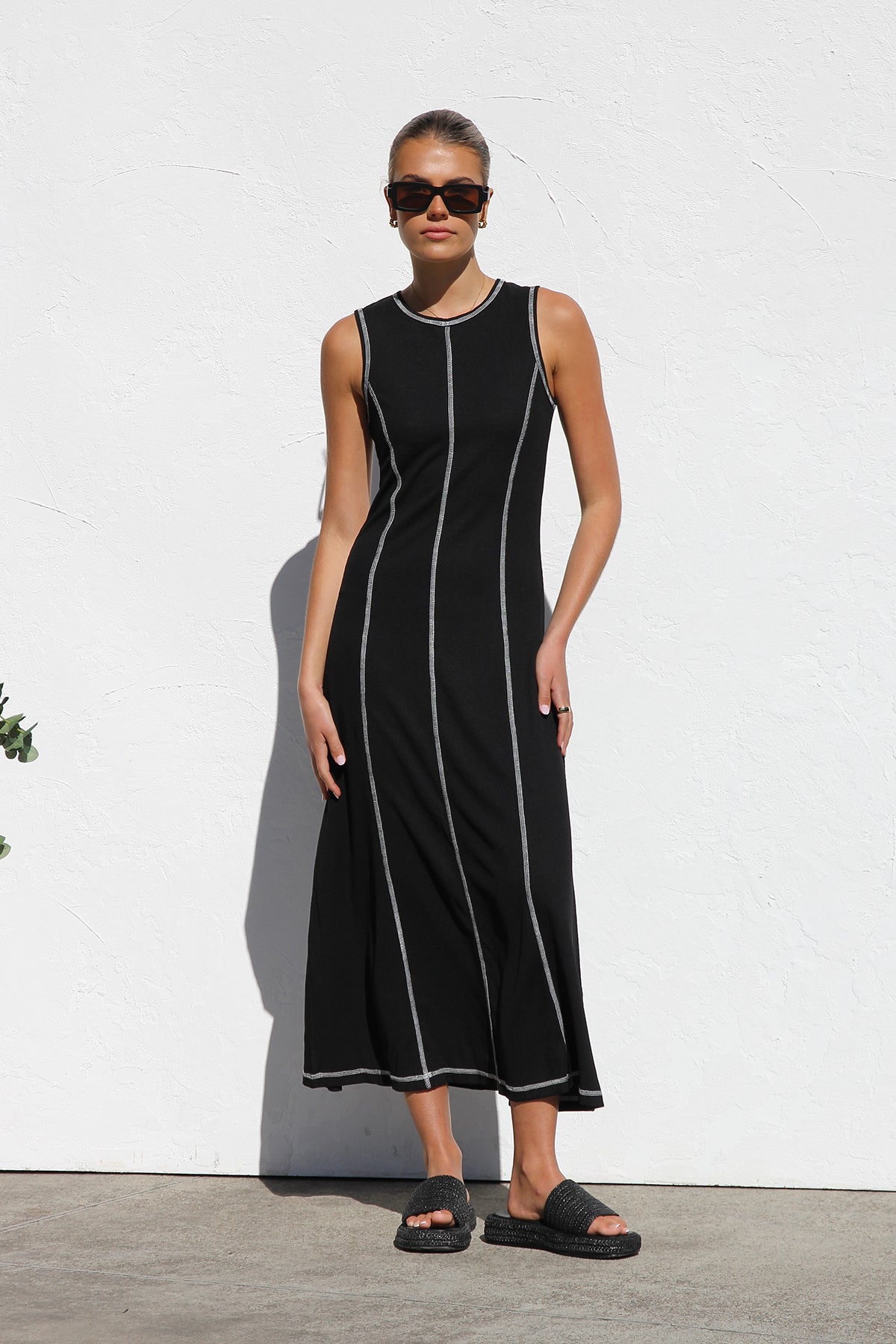 Paloma Boutique Dress Black Chic Silhouette Collection
