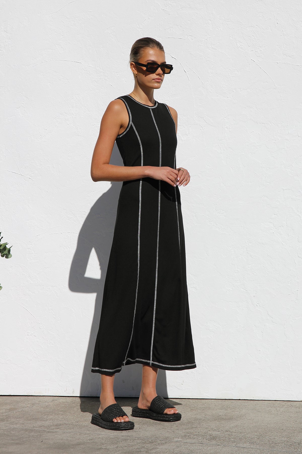 Paloma Boutique Dress Black Chic Silhouette Collection