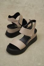 AMYVICTORIA Noir Ease