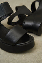 AMYVICTORIA Noir Ease