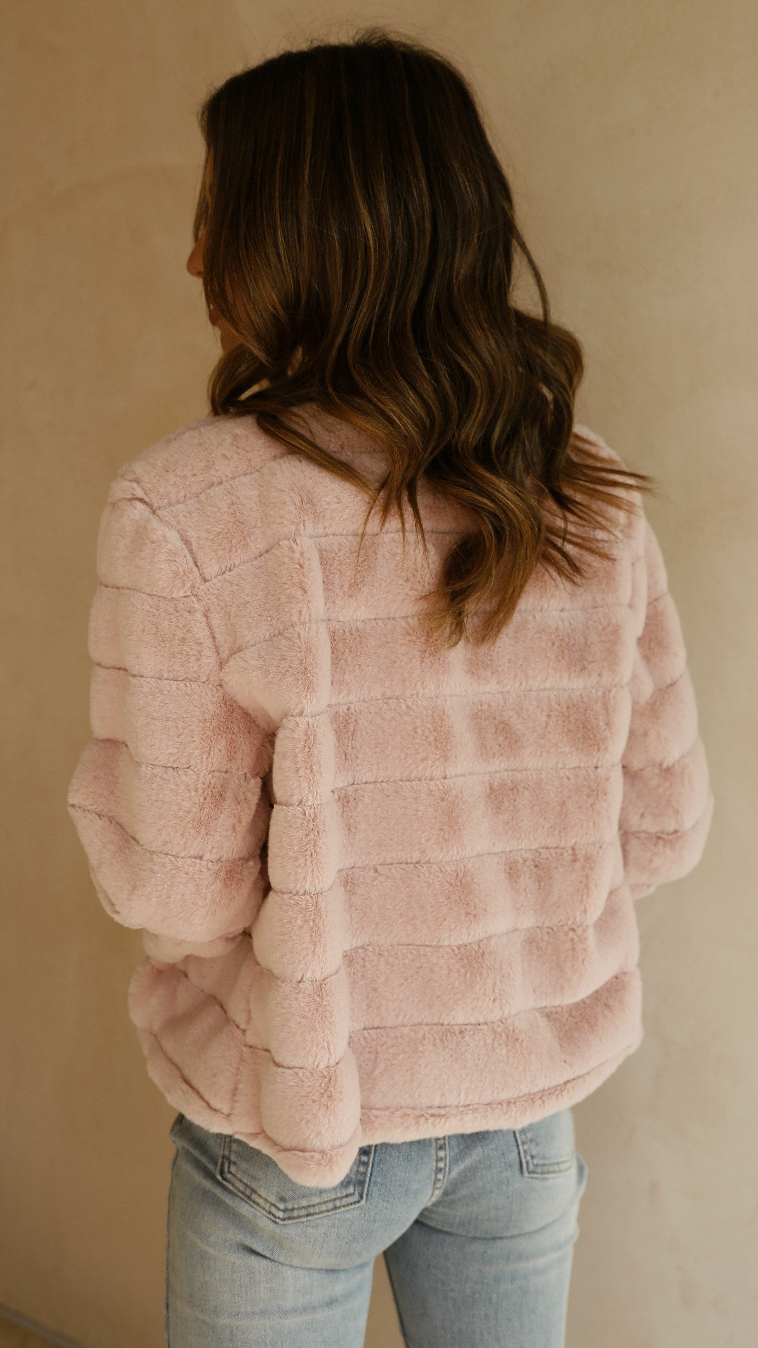| Teddy crop jacket, line pattern
