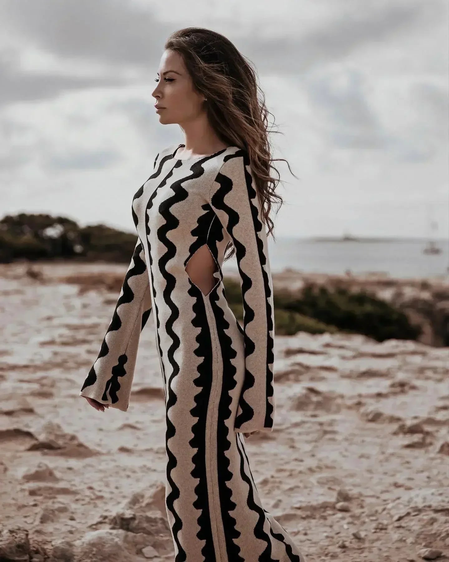 Wave Stripe Knit Bell Sleeve Crew Neck Bodycon Maxi Dress