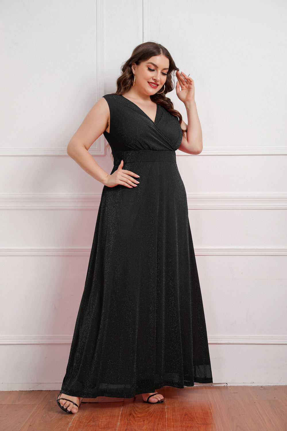 Sleeveless V-neck Maxi Dress