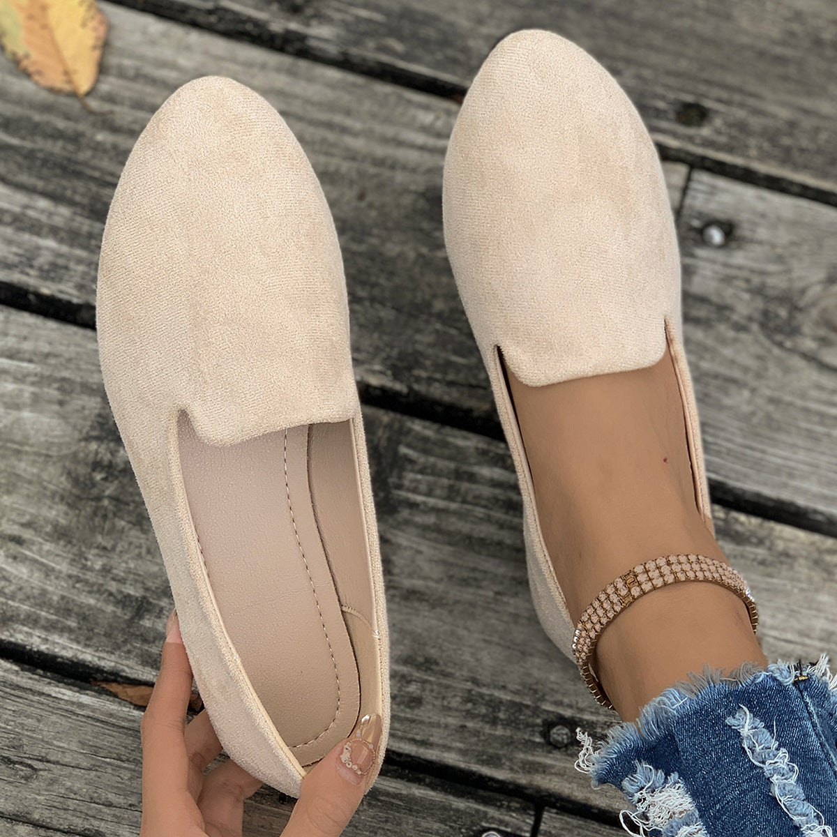 AmyVictoria™ - Simple Solid Color Pointed Toe Flat Shoes
